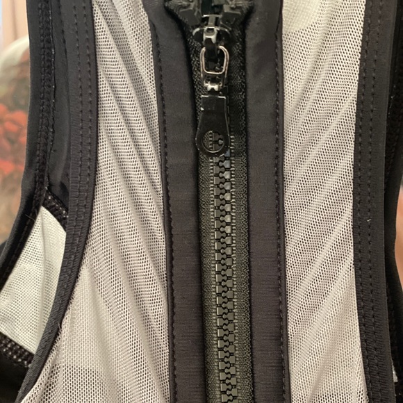 Chestee “The Sloan” water resistant Sport Bra - Picture 6 of 6